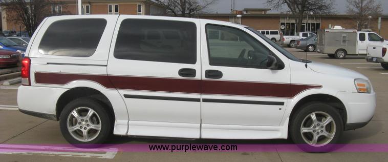 image for item H9287 2006 Chevrolet Uplander van
