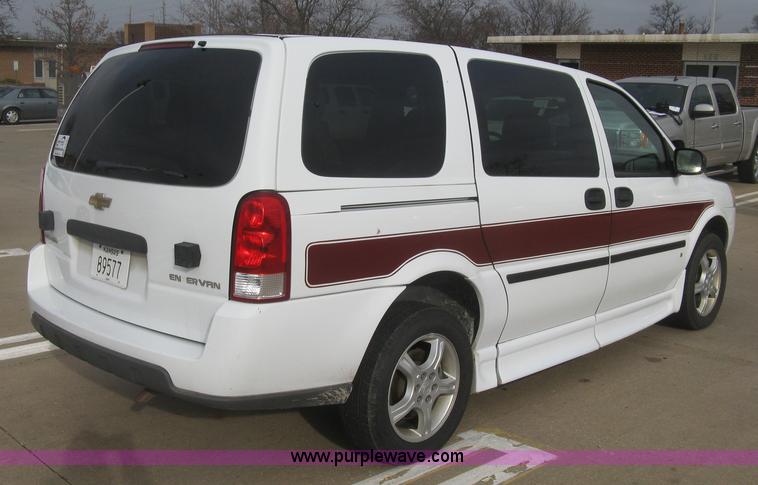 image for item H9287 2006 Chevrolet Uplander van