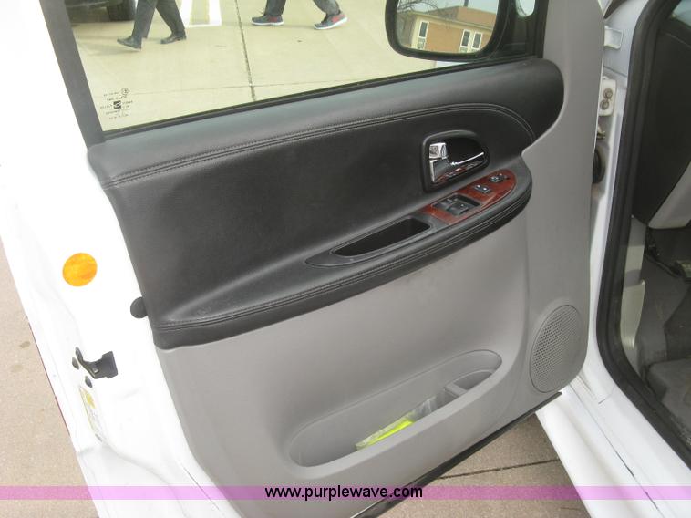 image for item H9287 2006 Chevrolet Uplander van