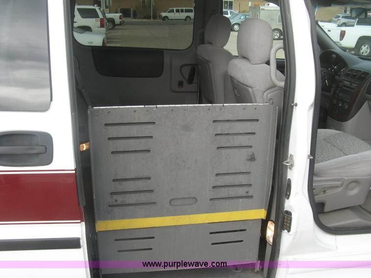 image for item H9287 2006 Chevrolet Uplander van