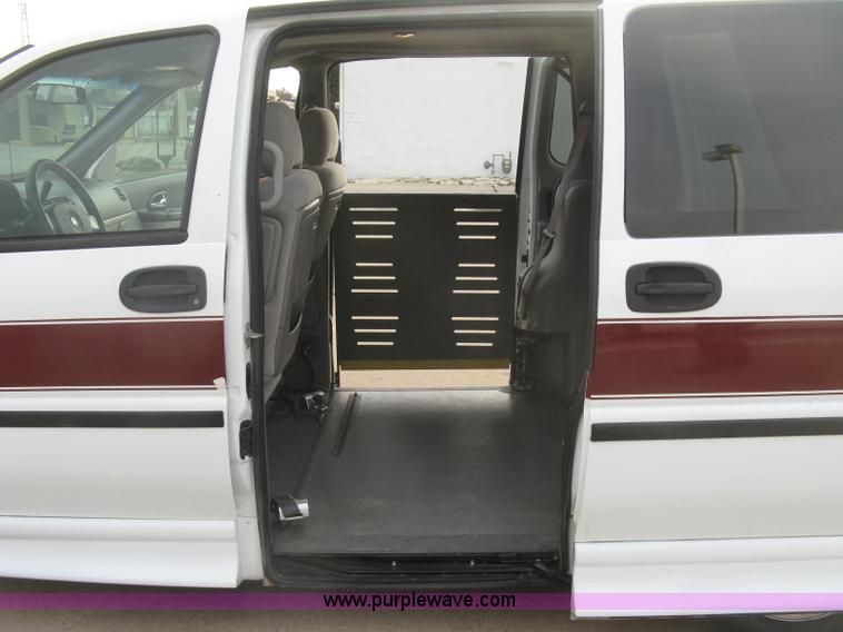 image for item H9287 2006 Chevrolet Uplander van