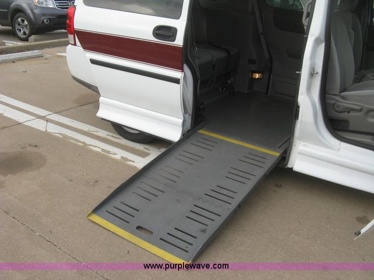 image for item H9287 2006 Chevrolet Uplander van