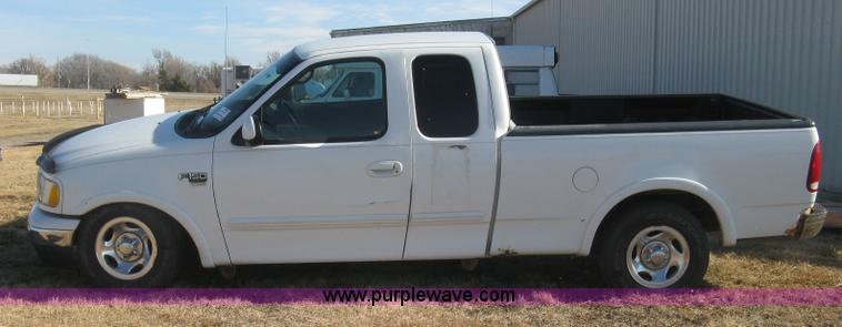 image for item H9300 1999 Ford F150 XLT SuperCab pickup truck