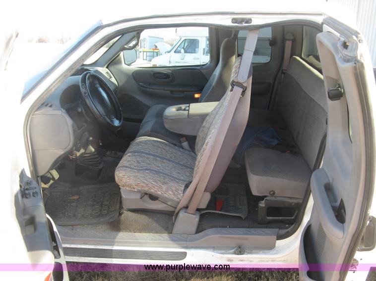 image for item H9300 1999 Ford F150 XLT SuperCab pickup truck