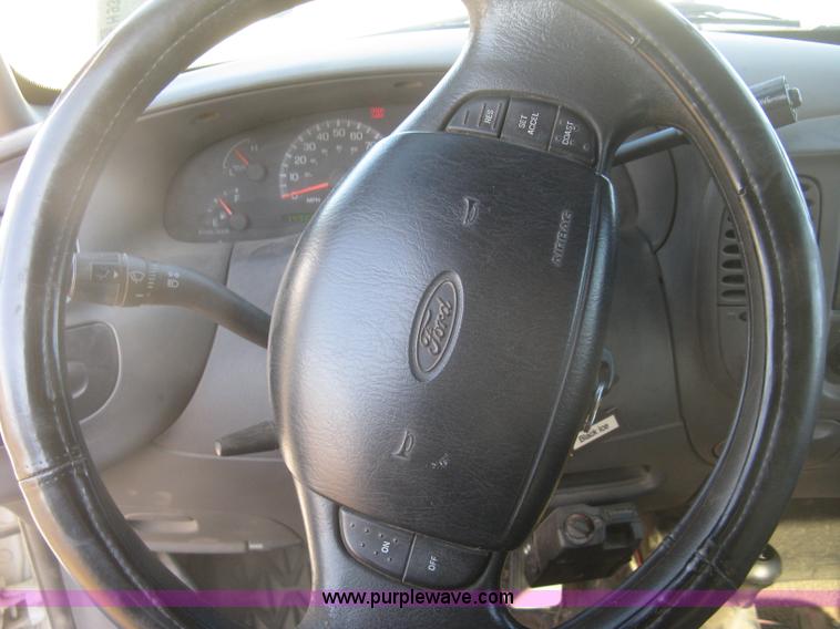 image for item H9300 1999 Ford F150 XLT SuperCab pickup truck