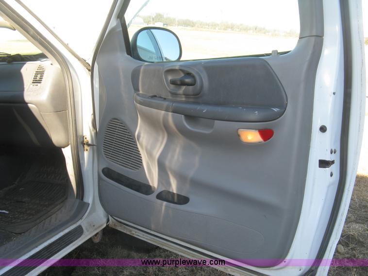 image for item H9300 1999 Ford F150 XLT SuperCab pickup truck