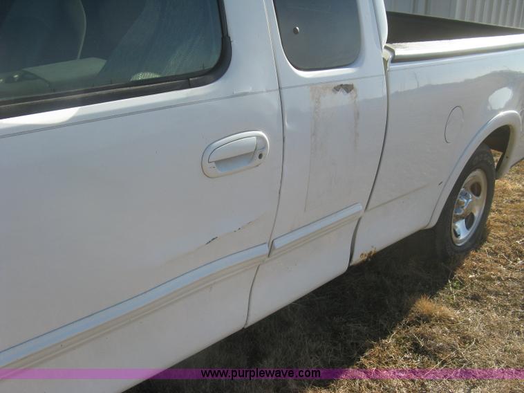 image for item H9300 1999 Ford F150 XLT SuperCab pickup truck