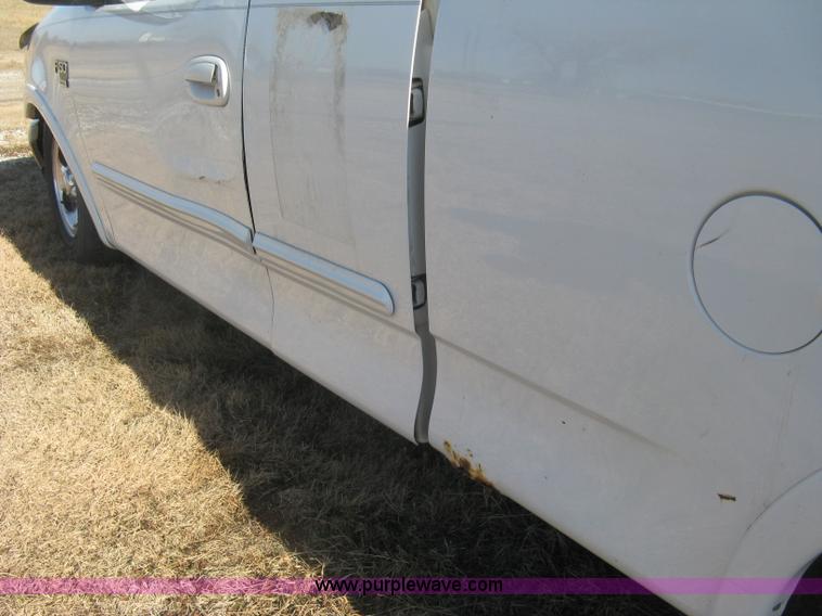 image for item H9300 1999 Ford F150 XLT SuperCab pickup truck