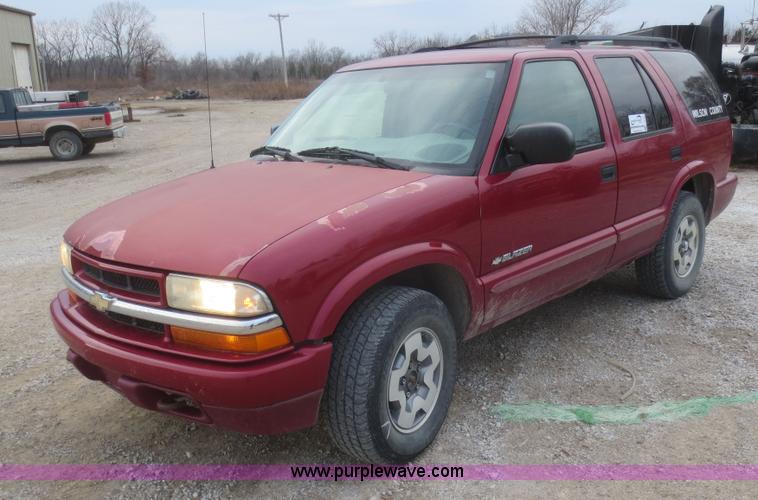 image for item I2128 2004 Chevrolet Blazer SUV