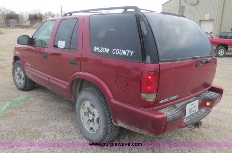 image for item I2128 2004 Chevrolet Blazer SUV