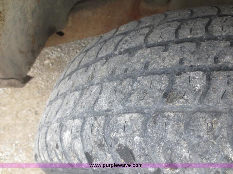 image for item I2128 2004 Chevrolet Blazer SUV