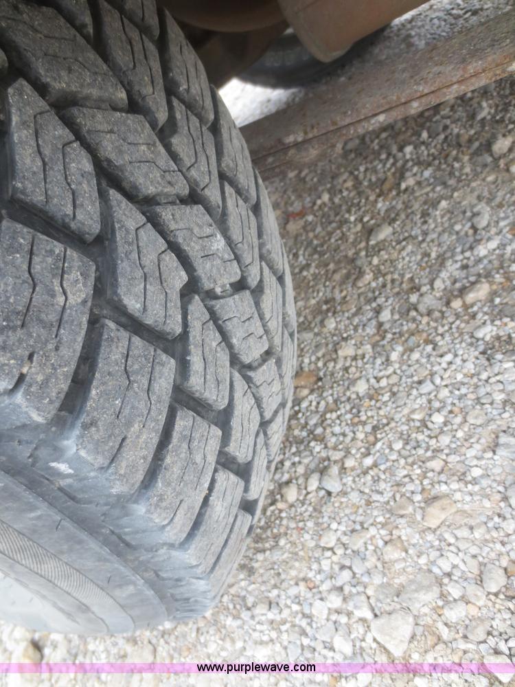 image for item I2128 2004 Chevrolet Blazer SUV