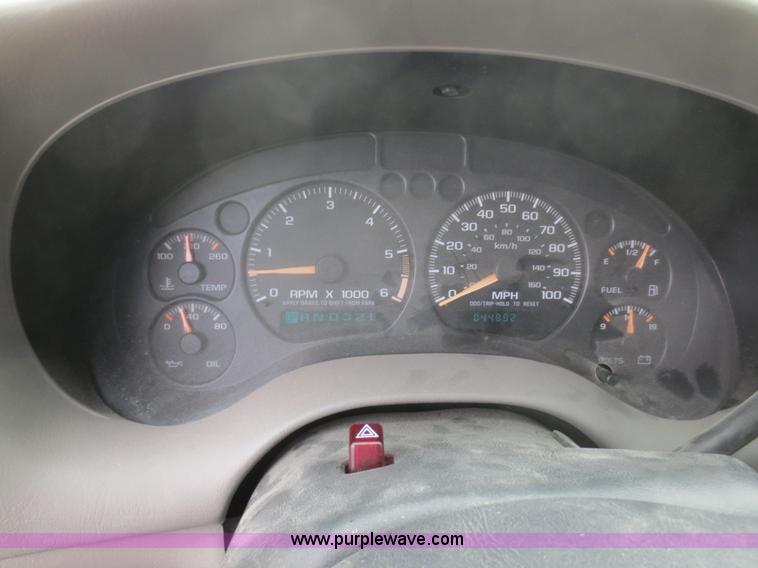 image for item I2128 2004 Chevrolet Blazer SUV