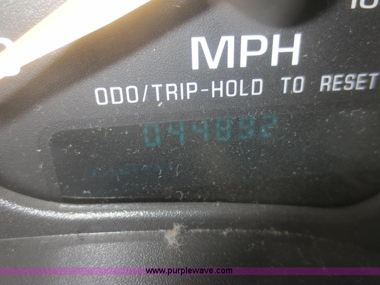 image for item I2128 2004 Chevrolet Blazer SUV