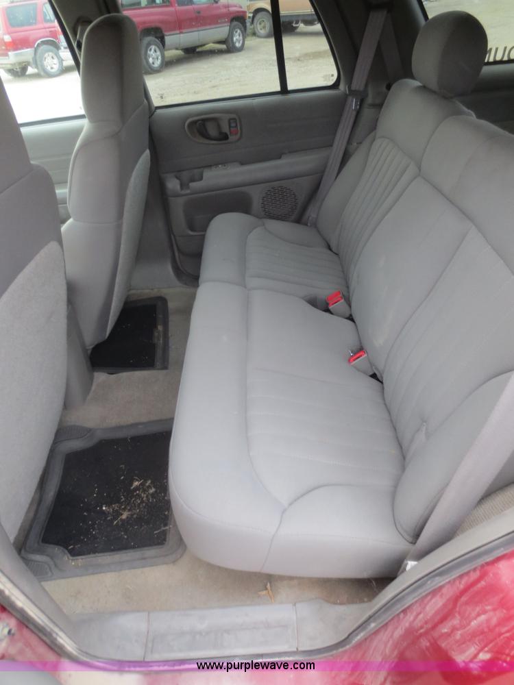 image for item I2128 2004 Chevrolet Blazer SUV