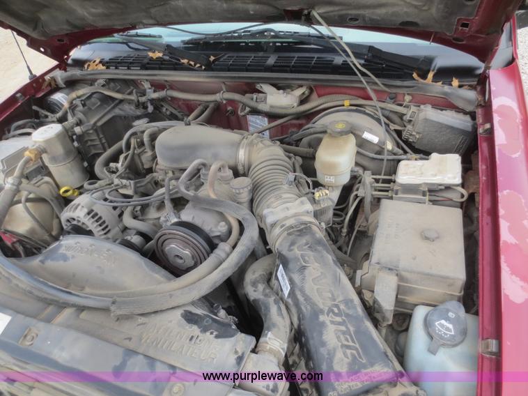 image for item I2128 2004 Chevrolet Blazer SUV