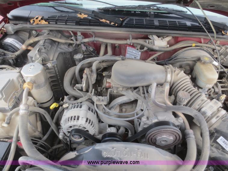 image for item I2128 2004 Chevrolet Blazer SUV