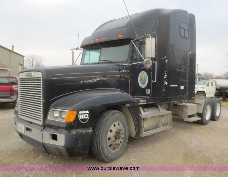 image for item I2129 1998 Freightliner FLD semi truck