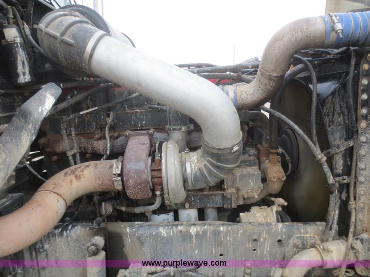 image for item I2129 1998 Freightliner FLD semi truck