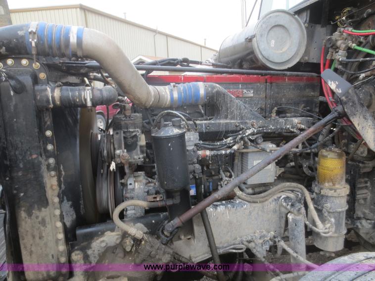 image for item I2129 1998 Freightliner FLD semi truck