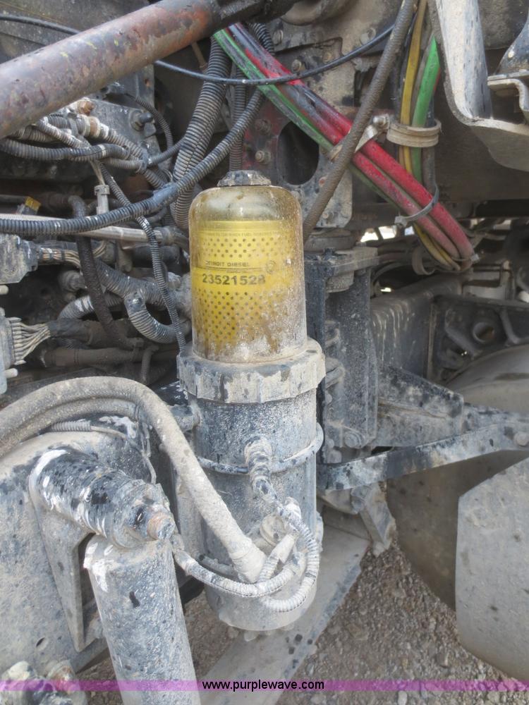 image for item I2129 1998 Freightliner FLD semi truck