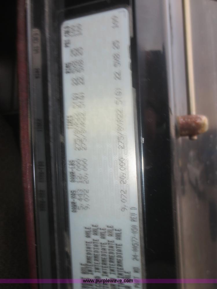 image for item I2129 1998 Freightliner FLD semi truck