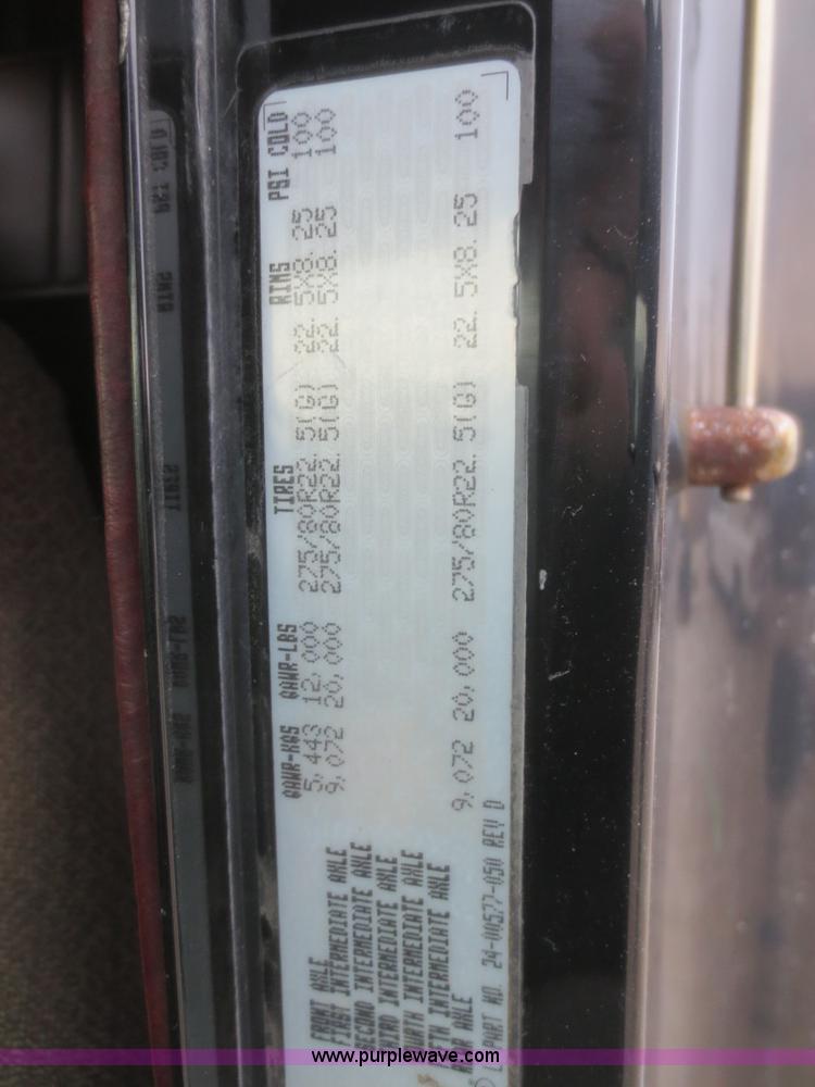 image for item I2129 1998 Freightliner FLD semi truck