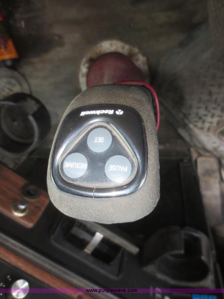 image for item I2129 1998 Freightliner FLD semi truck