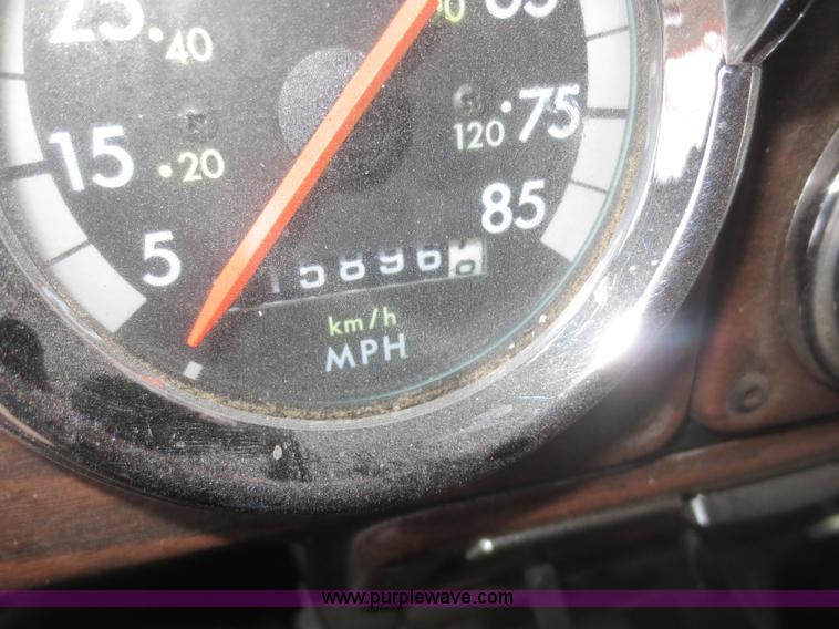 image for item I2129 1998 Freightliner FLD semi truck