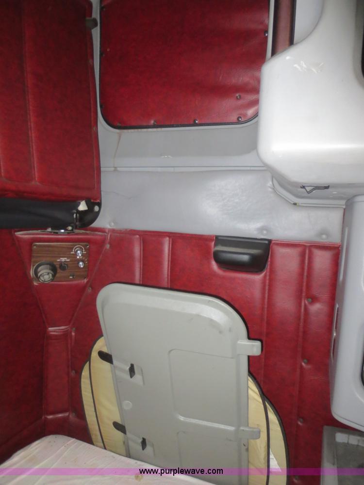 image for item I2129 1998 Freightliner FLD semi truck