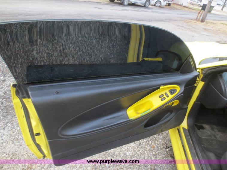 image for item I2130 2003 Ford Mustang