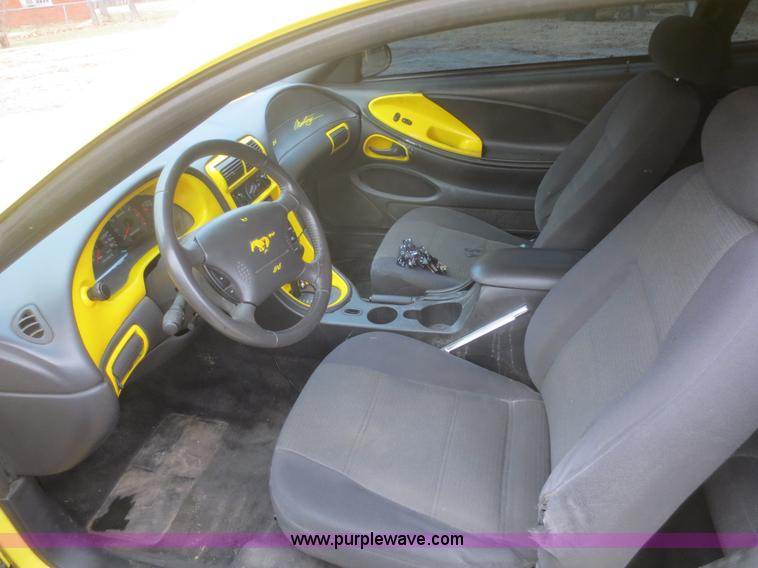 image for item I2130 2003 Ford Mustang