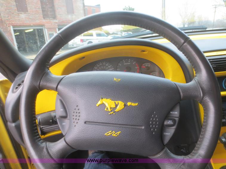 image for item I2130 2003 Ford Mustang