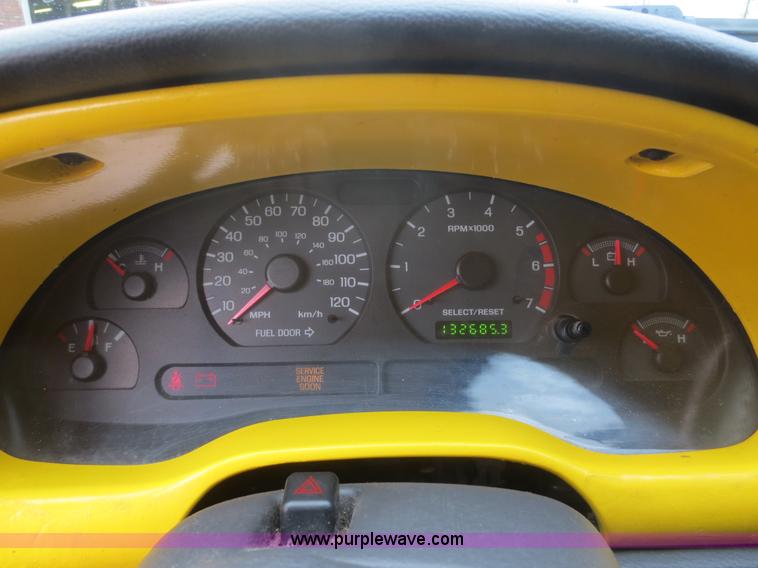 image for item I2130 2003 Ford Mustang