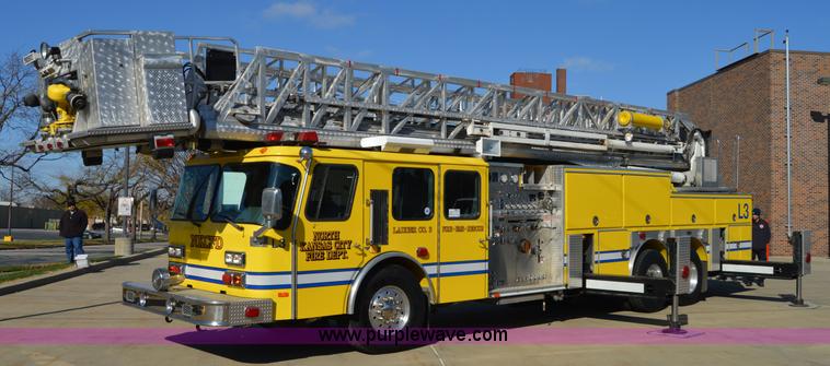 image for item I2940 1998 E-one 105' platform fire truck