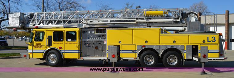 image for item I2940 1998 E-one 105' platform fire truck