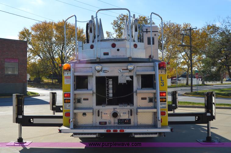 image for item I2940 1998 E-one 105' platform fire truck