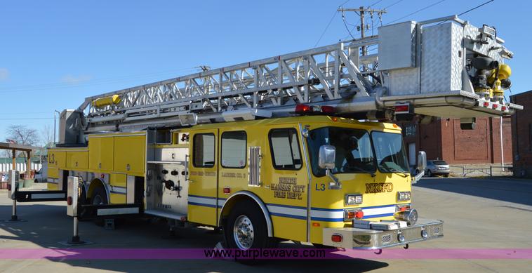 image for item I2940 1998 E-one 105' platform fire truck