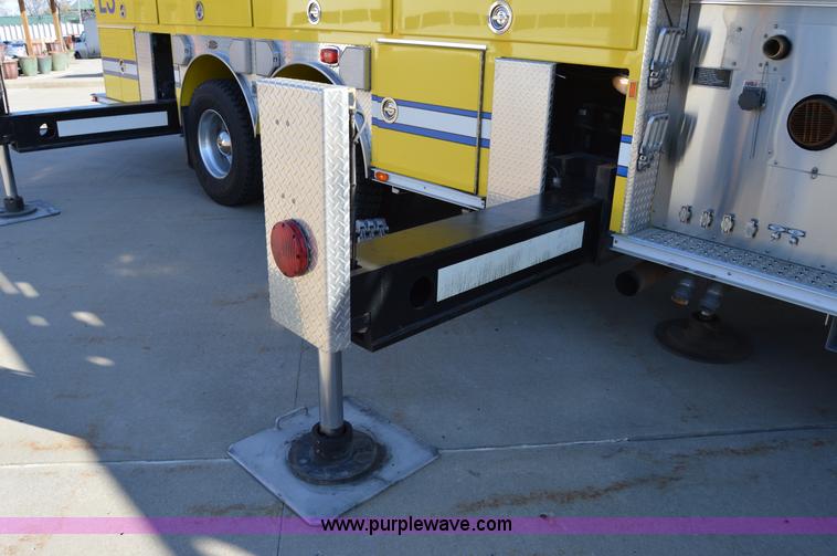 image for item I2940 1998 E-one 105' platform fire truck