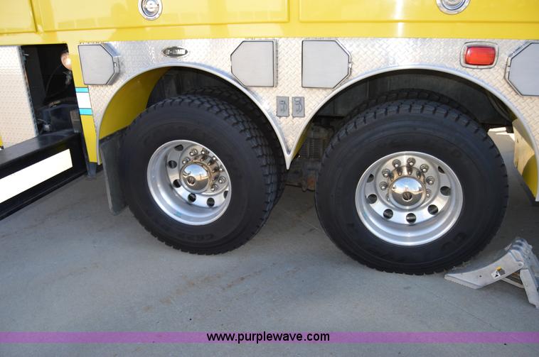 image for item I2940 1998 E-one 105' platform fire truck