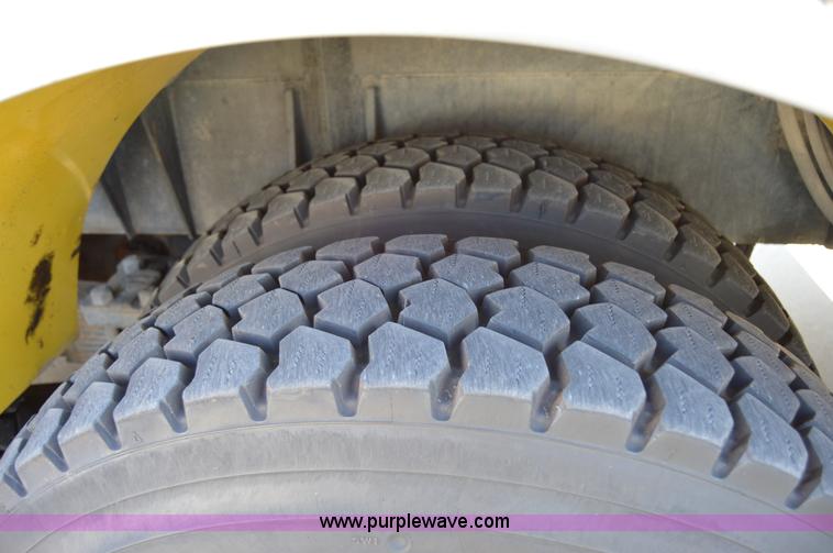 image for item I2940 1998 E-one 105' platform fire truck