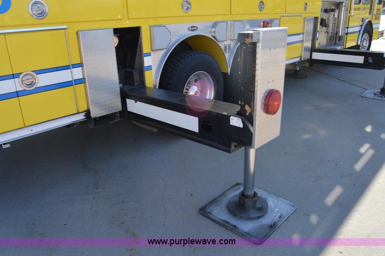 image for item I2940 1998 E-one 105' platform fire truck