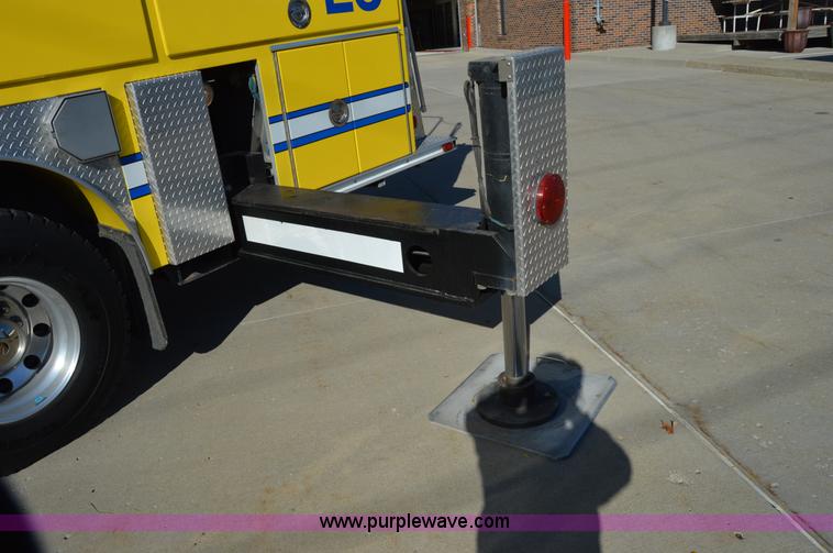 image for item I2940 1998 E-one 105' platform fire truck