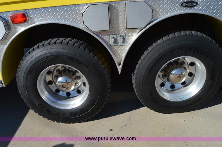 image for item I2940 1998 E-one 105' platform fire truck