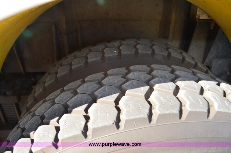 image for item I2940 1998 E-one 105' platform fire truck