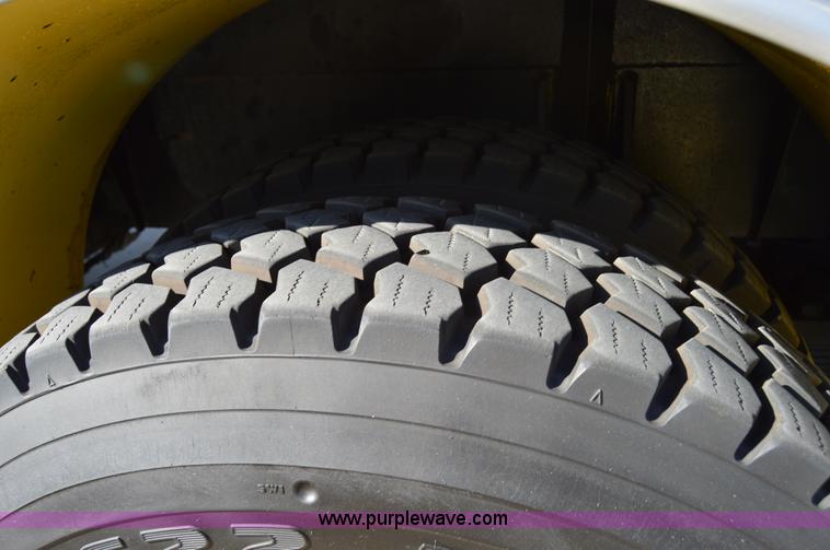 image for item I2940 1998 E-one 105' platform fire truck