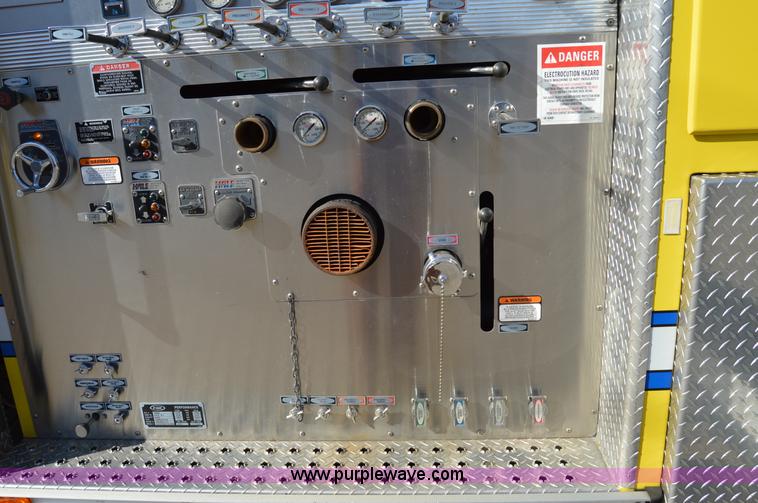 image for item I2940 1998 E-one 105' platform fire truck