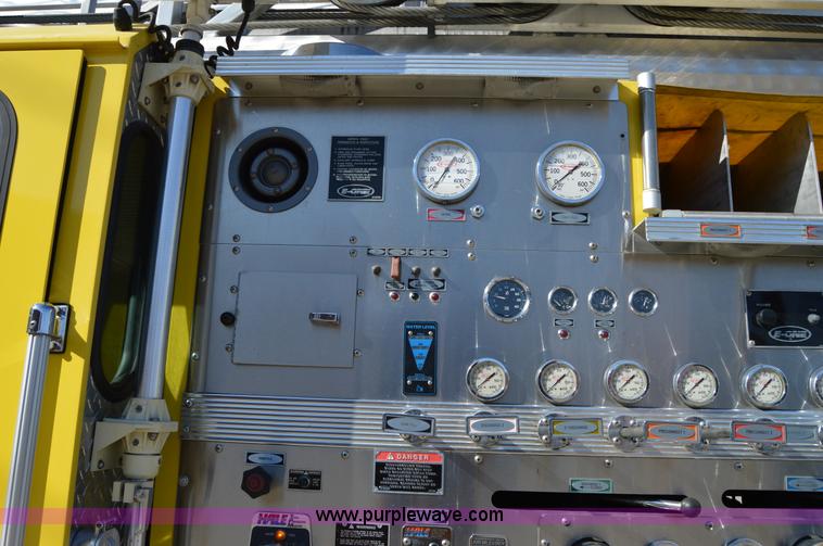 image for item I2940 1998 E-one 105' platform fire truck