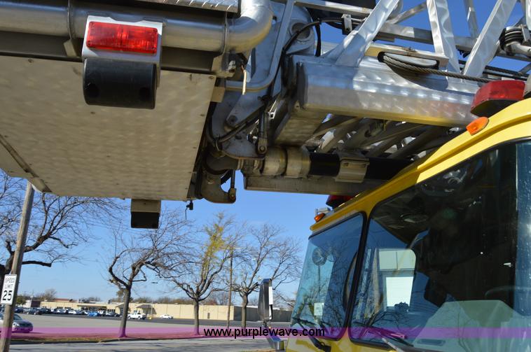 image for item I2940 1998 E-one 105' platform fire truck
