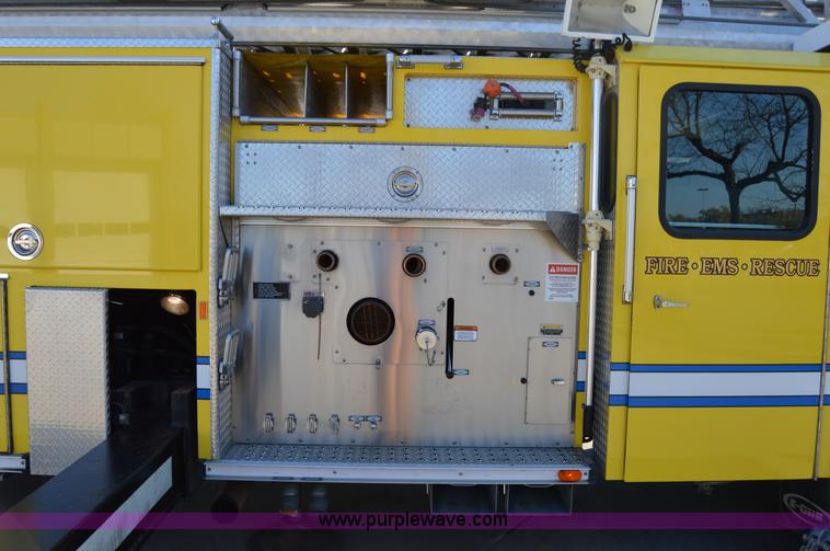image for item I2940 1998 E-one 105' platform fire truck